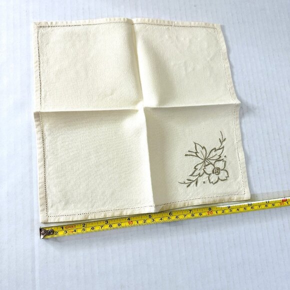 VTG 1940s Embroidered Linen Cloth Napkins (3) Handmade Floral Ivory Granny Core - Picture 6 of 11
